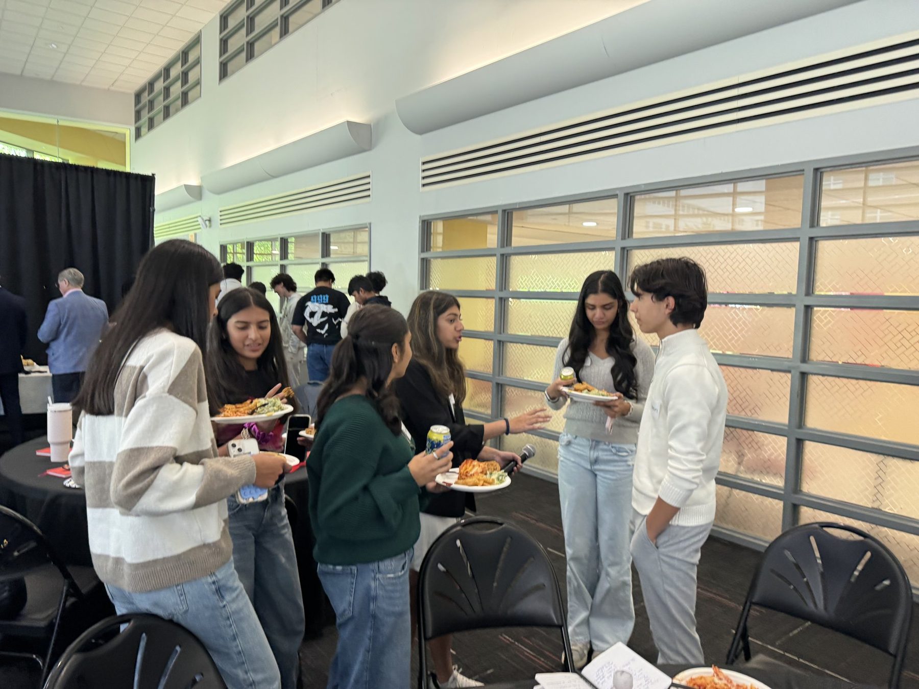 Lunch and networking at Entrepreneurathon 2025