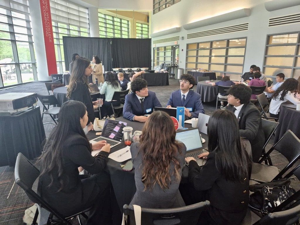 Teams collaborating at Entrepreneurathon 2026